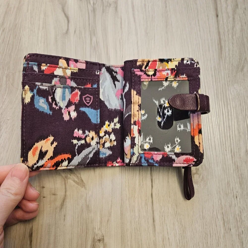 Vera Bradley Indiana Rose RFID Small Wallet - Retired - Picture 4 of 8